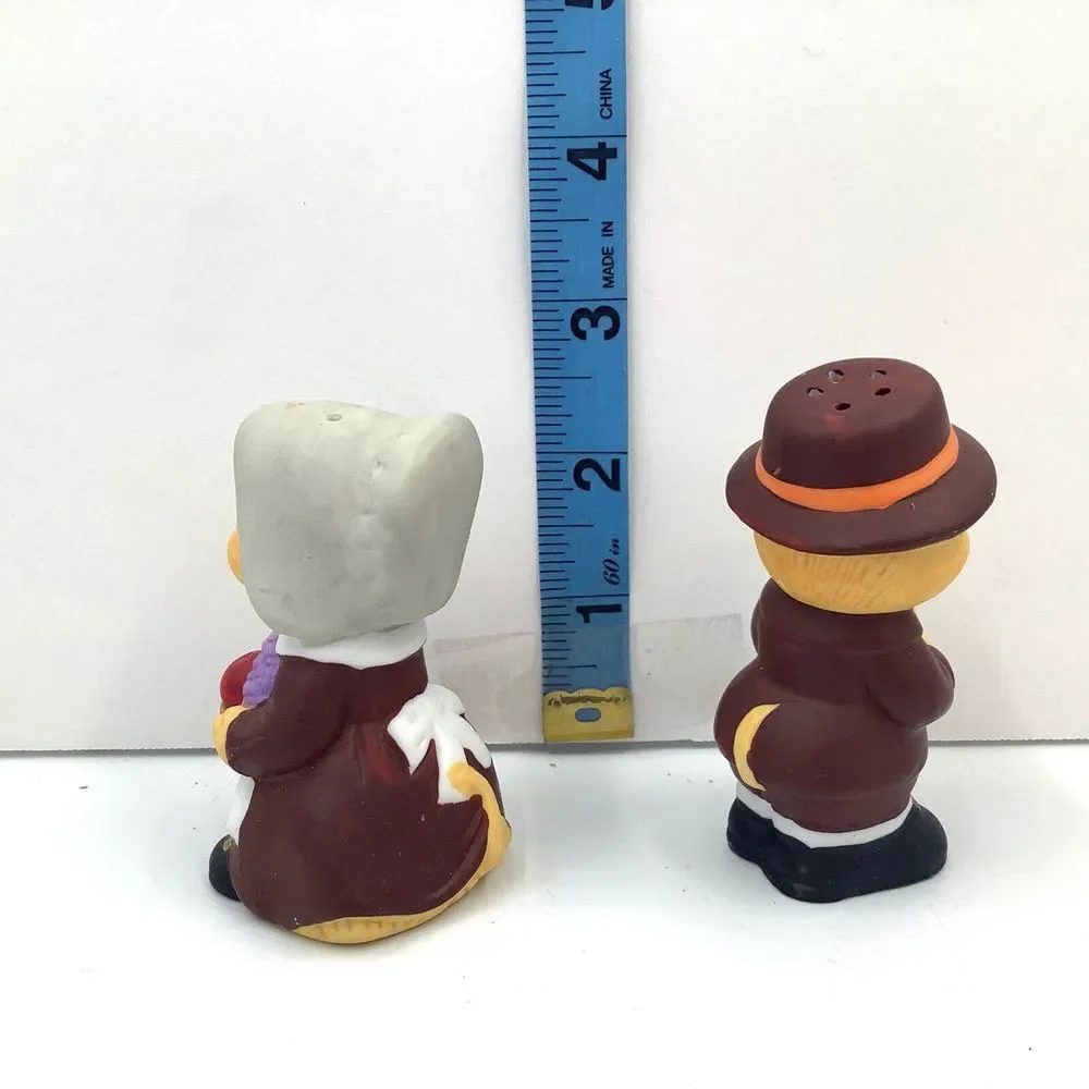 Russ Pilgrims Corn Grape Pear Apple Salt and Pepper Shakers Gift‎ Thanksgiving